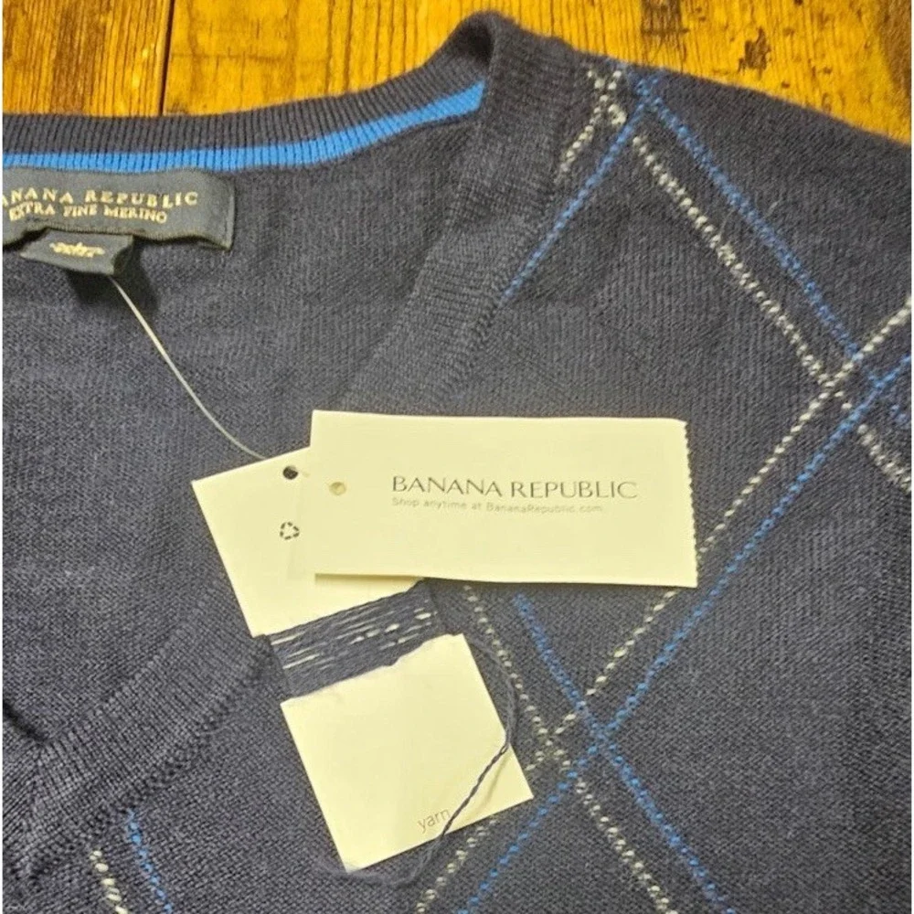 Banana Republic Extra Fine Merino Wool V-Neck Navy Men's Sweater Size Large NWT
